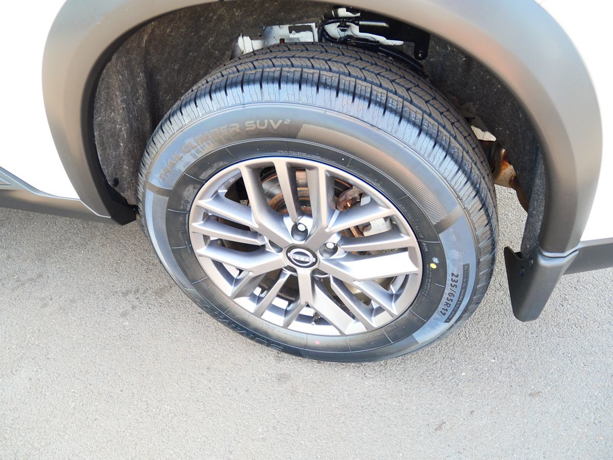 Photo 33 of this Nissan Rogue