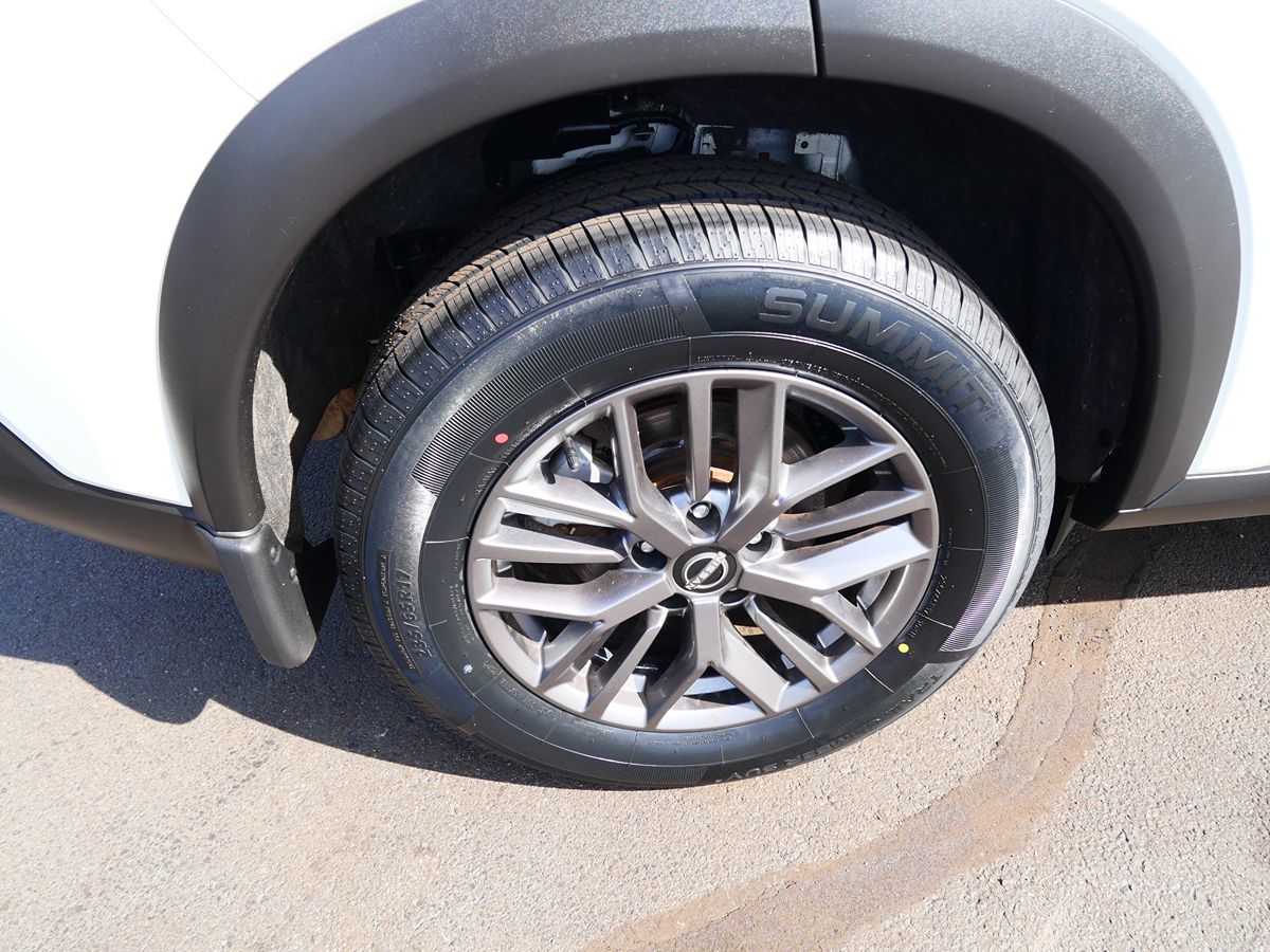 Photo 34 of this Nissan Rogue