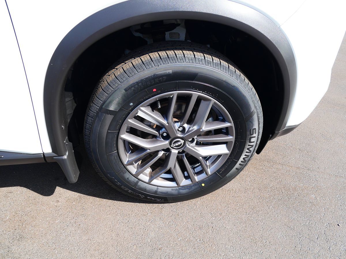 Photo 35 of this Nissan Rogue
