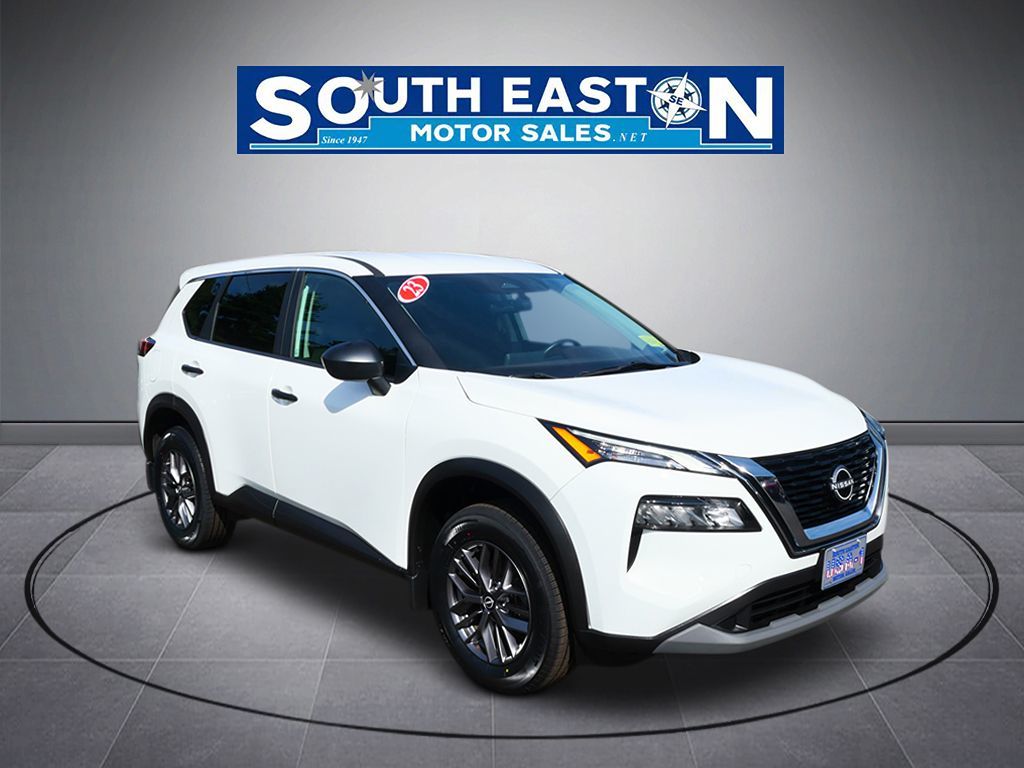 Photo 2 of this Nissan Rogue