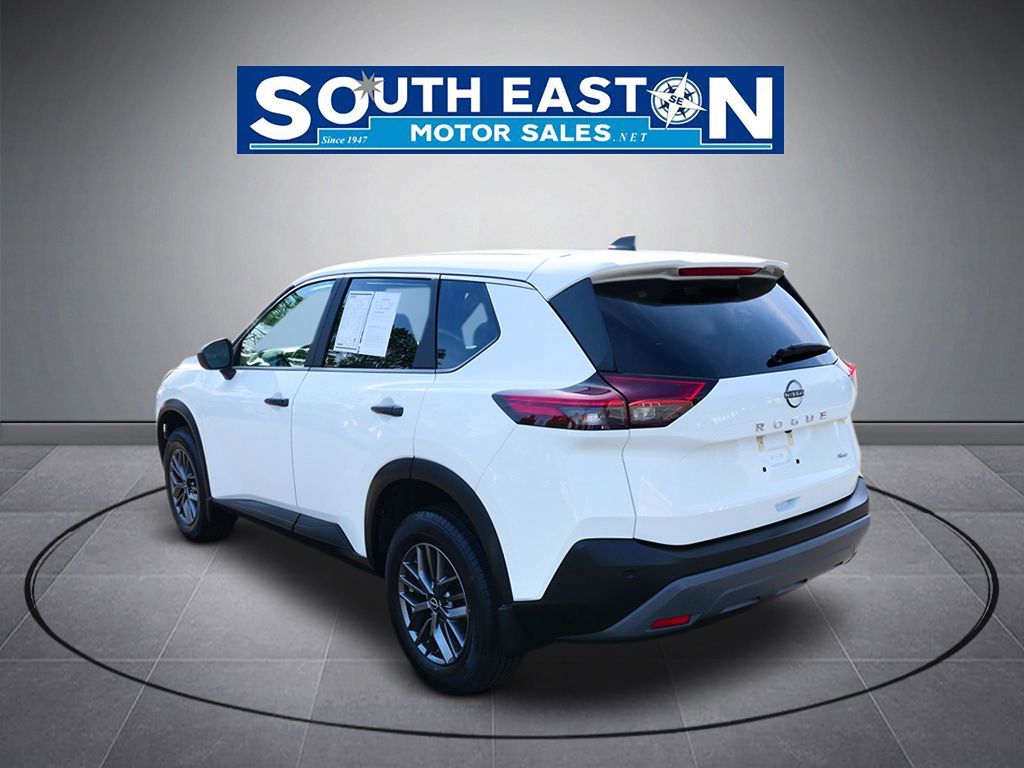 Photo 6 of this Nissan Rogue
