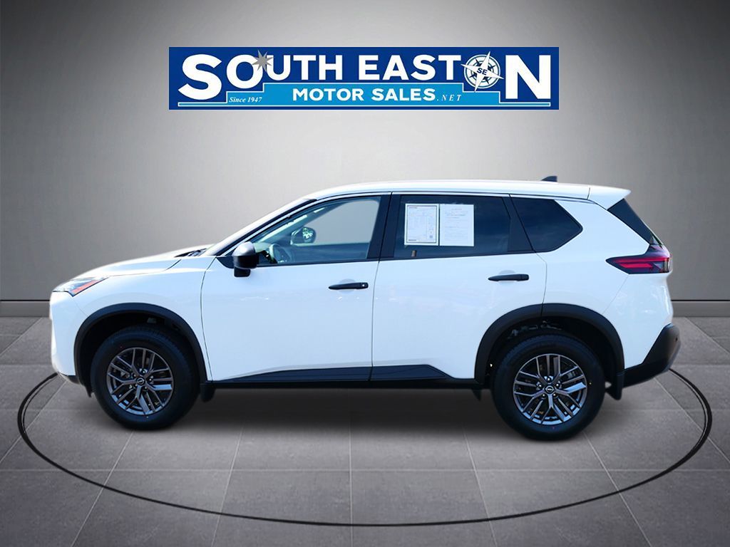 Photo 7 of this Nissan Rogue