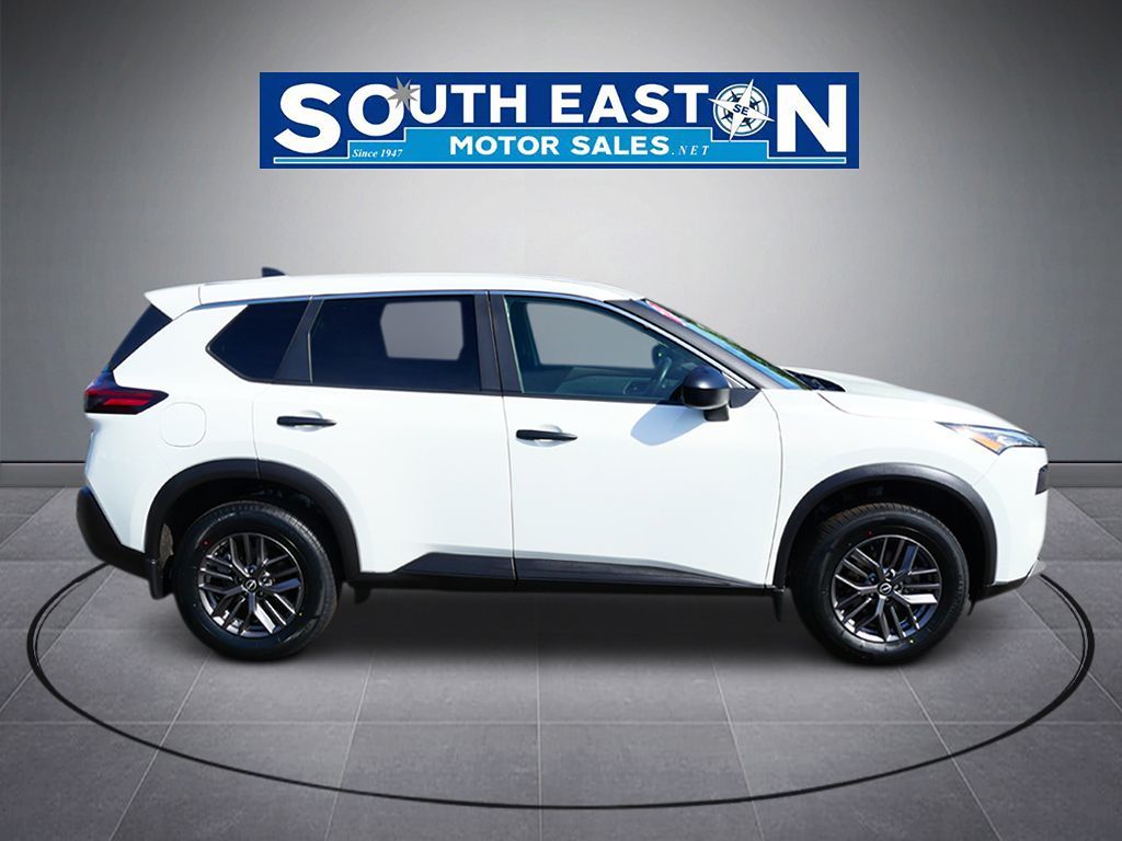 Photo 8 of this Nissan Rogue