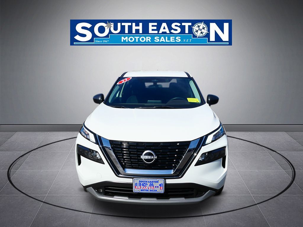 Photo 3 of this Nissan Rogue