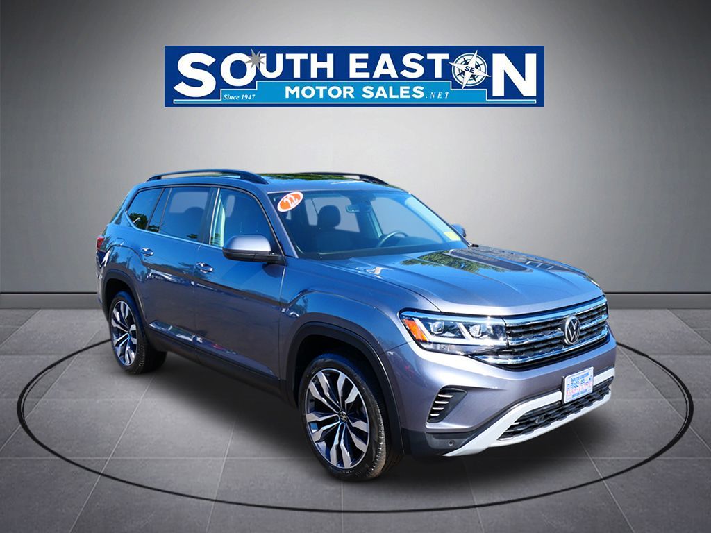 Photo 2 of this Volkswagen Atlas