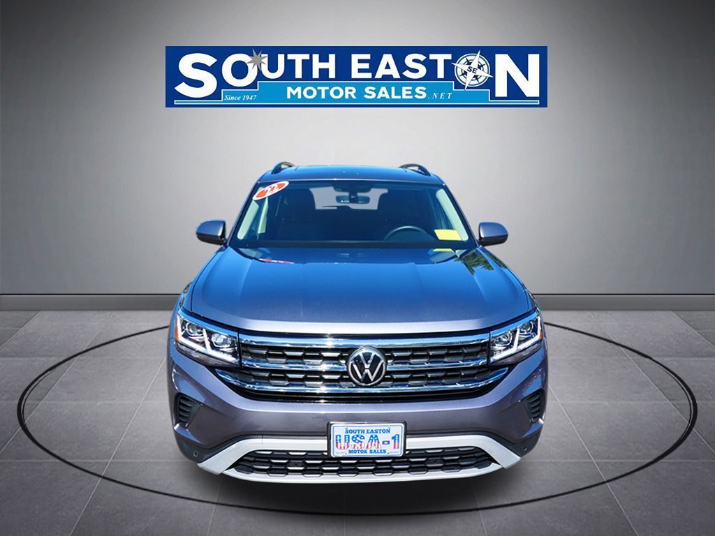 Photo 3 of this Volkswagen Atlas