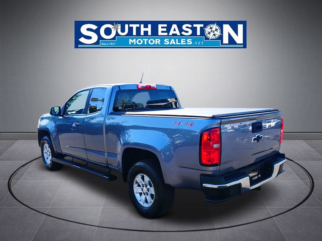 Photo 5 of this Chevrolet Colorado