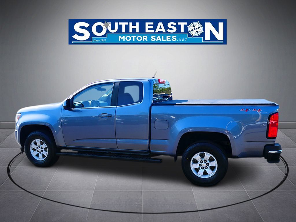 Photo 8 of this Chevrolet Colorado