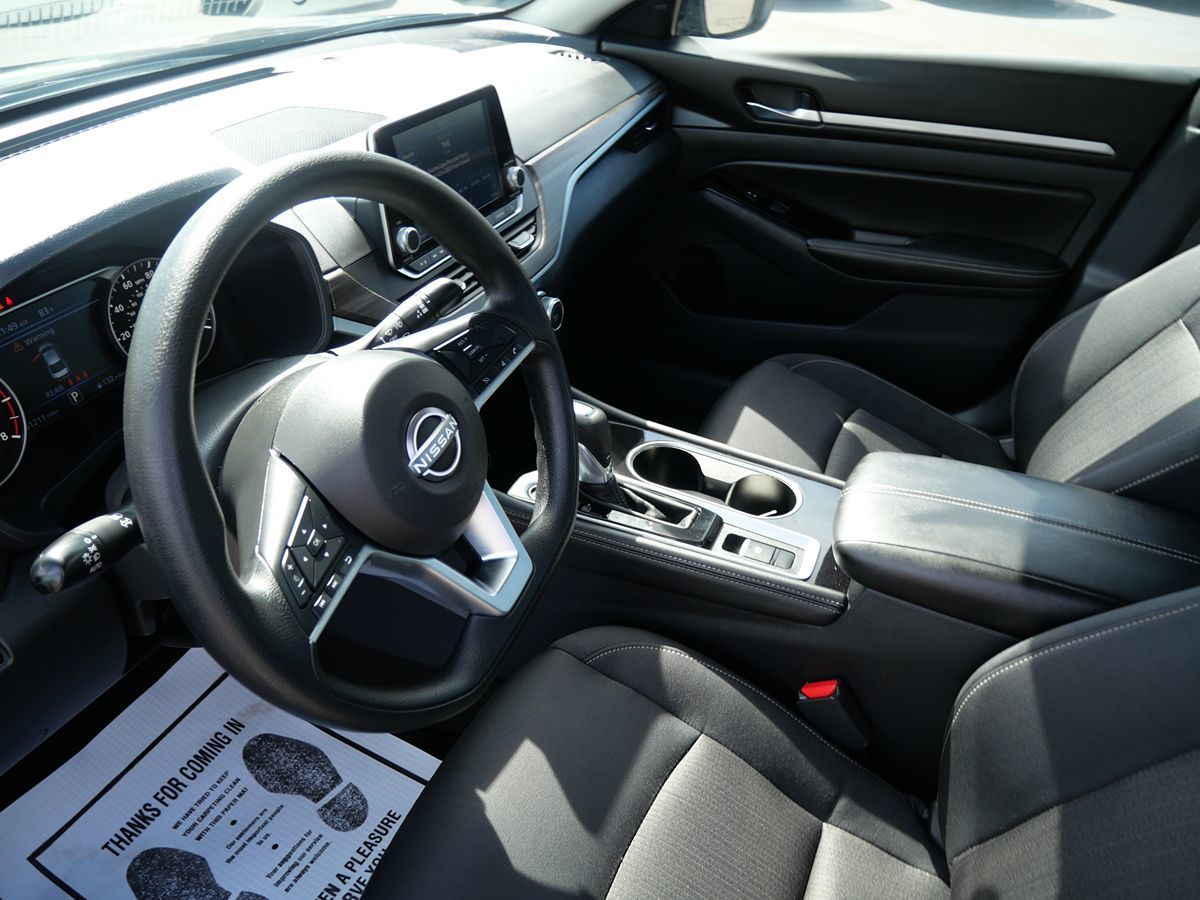 Photo 12 of this Nissan Altima