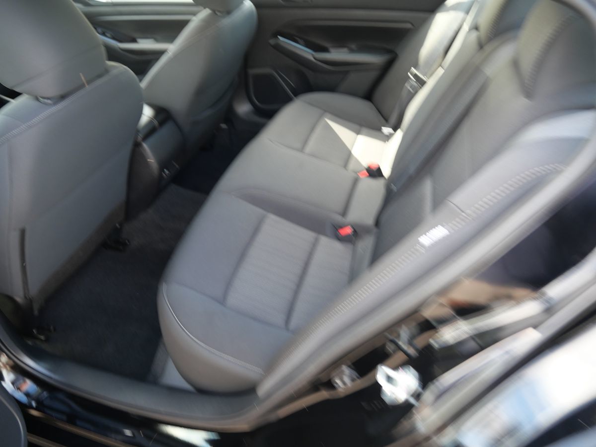 Photo 19 of this Nissan Altima