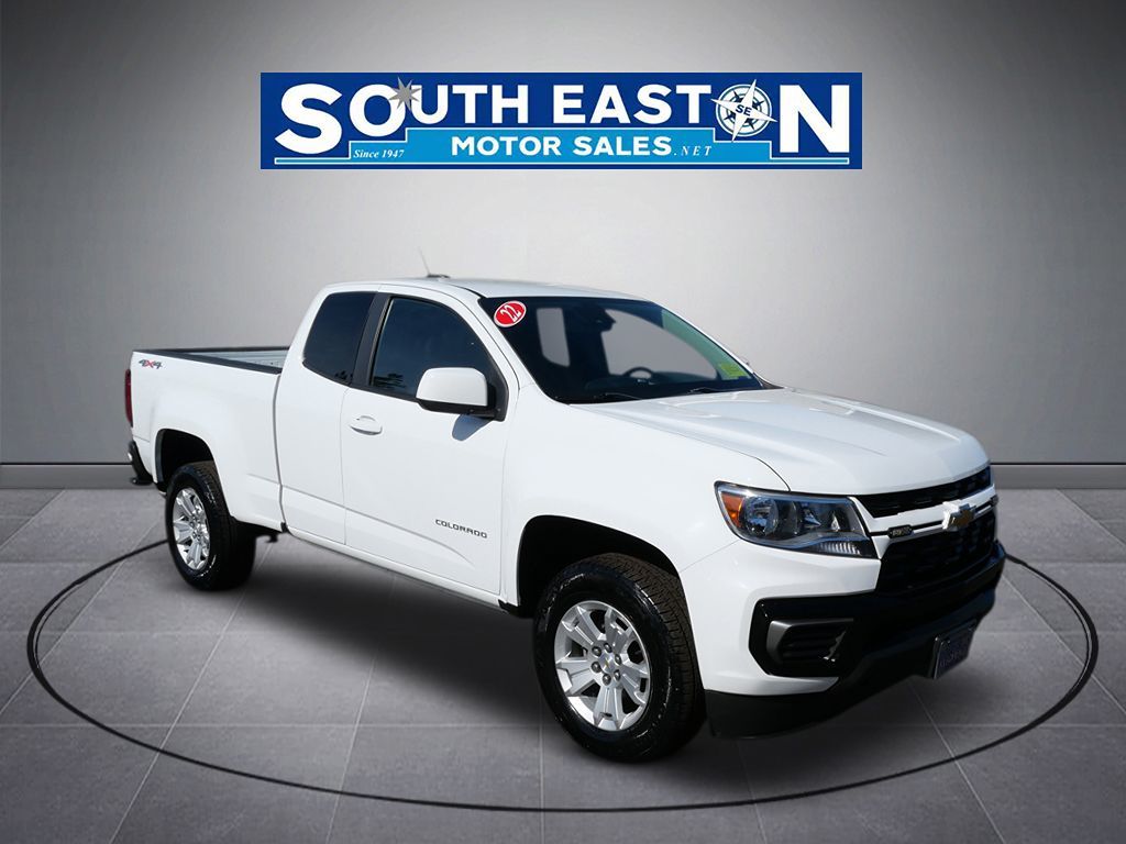 Photo 2 of this Chevrolet Colorado