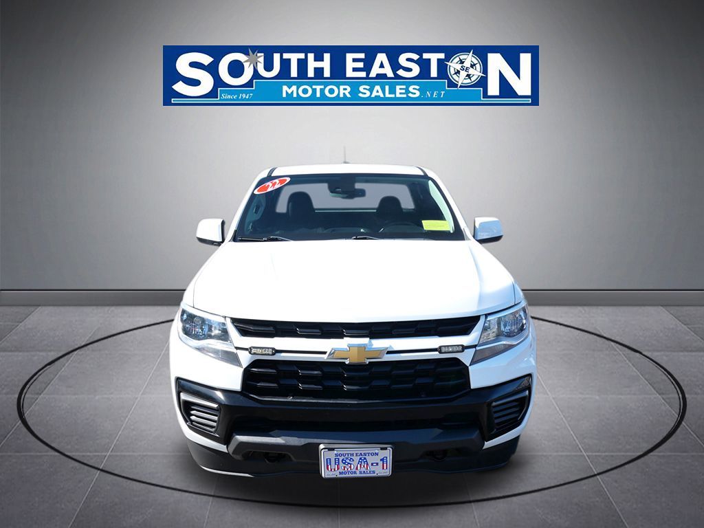 Photo 3 of this Chevrolet Colorado