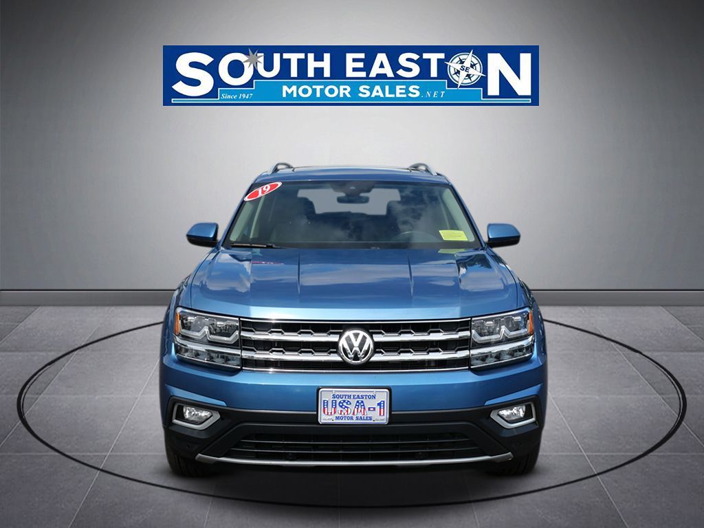 Photo 3 of this Volkswagen Atlas