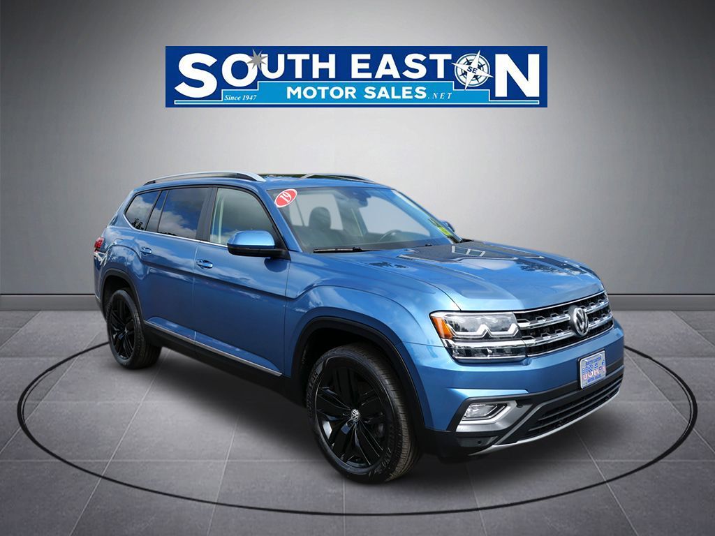 Photo 2 of this Volkswagen Atlas