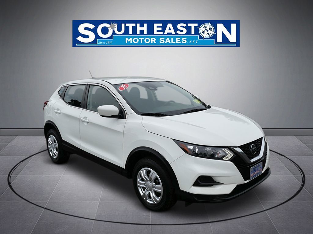 Photo 2 of this Nissan Rogue Sport