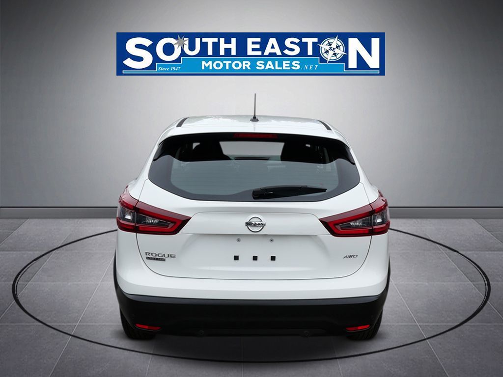 Photo 4 of this Nissan Rogue Sport
