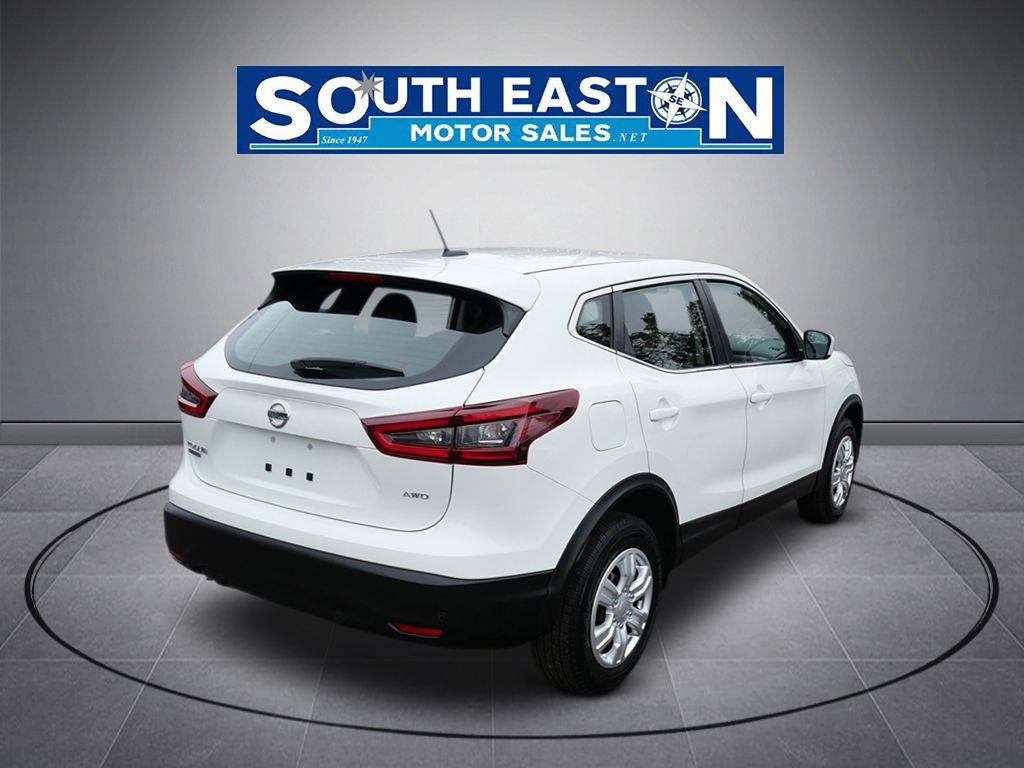 Photo 6 of this Nissan Rogue Sport