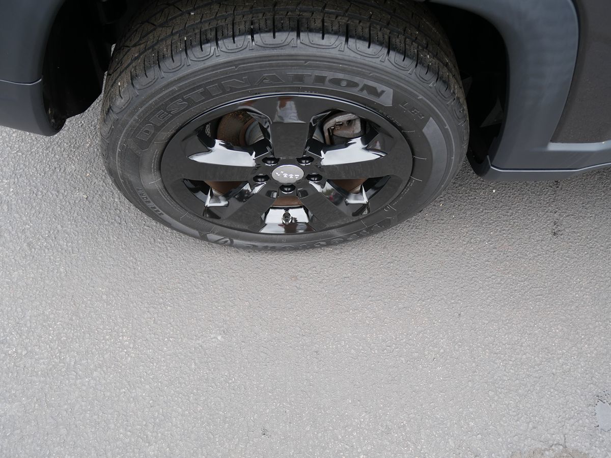 Photo 34 of this Jeep Compass