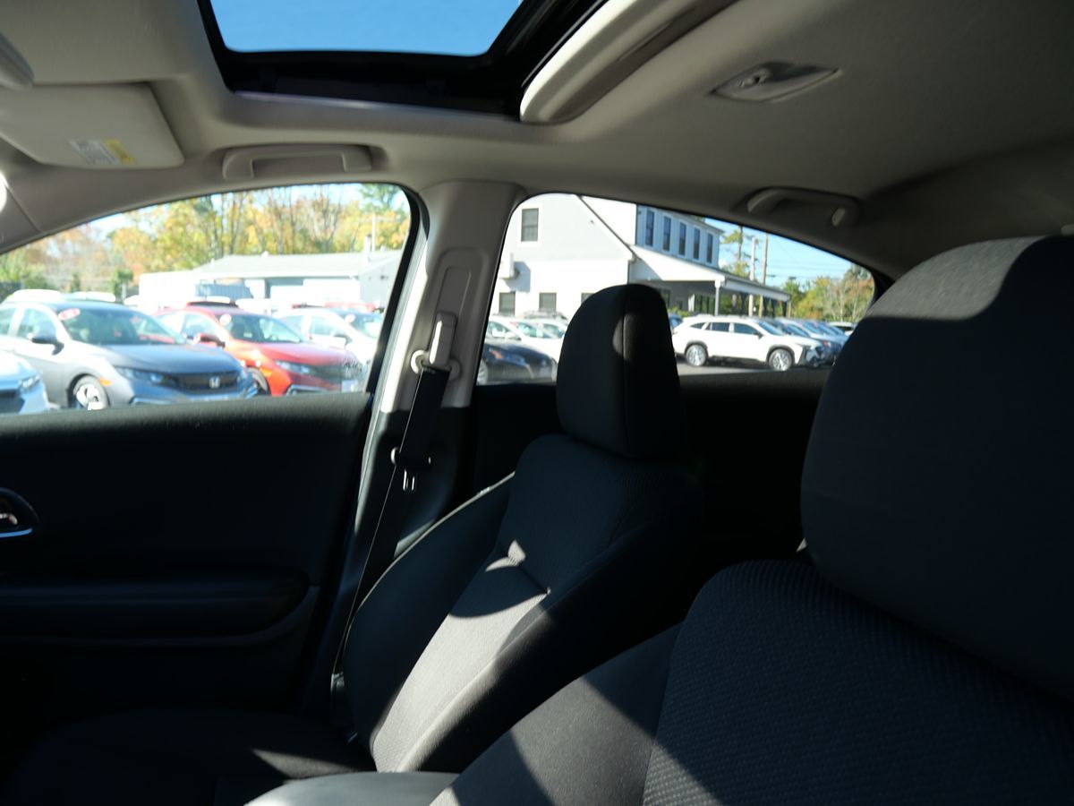 Photo 10 of this Honda HR-V