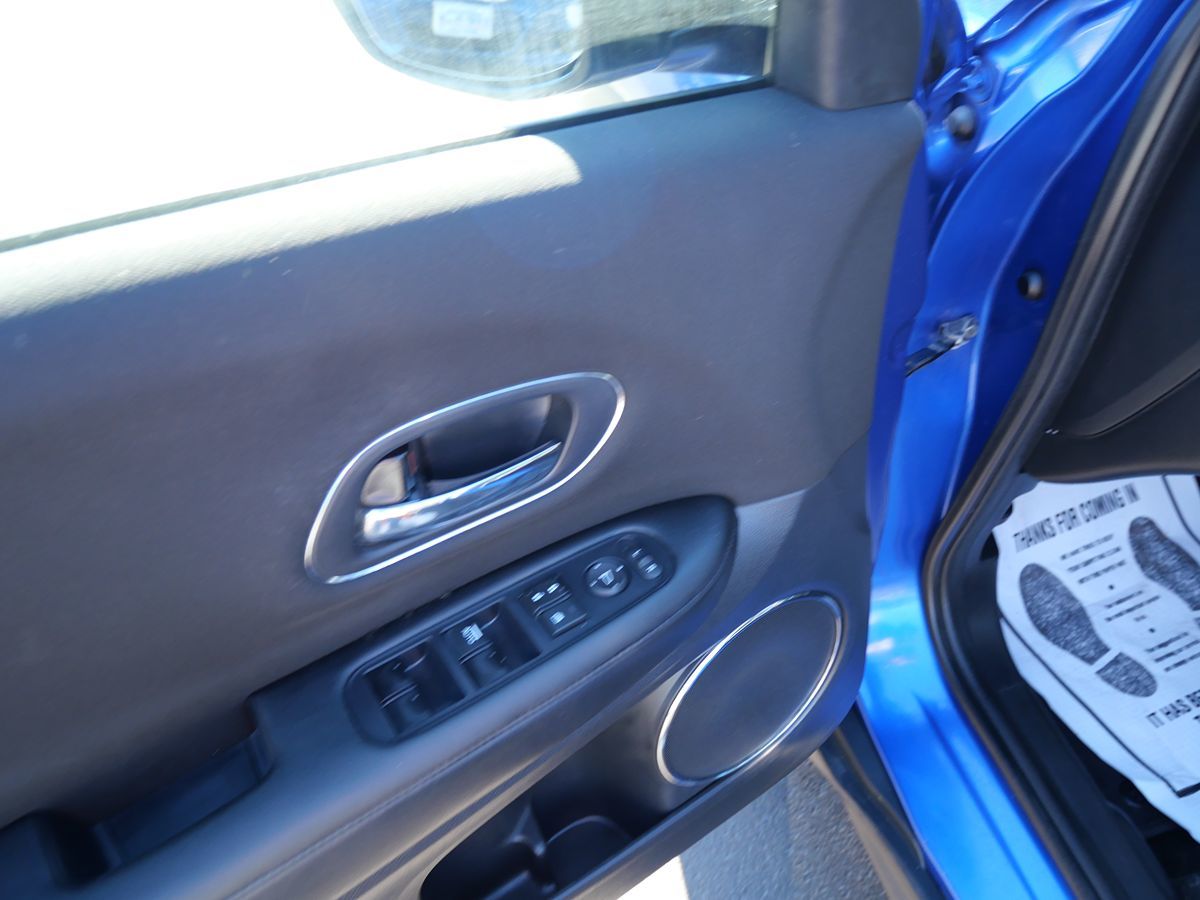 Photo 14 of this Honda HR-V