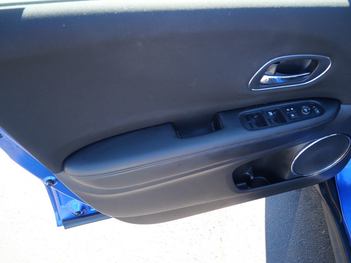 Photo 15 of this Honda HR-V