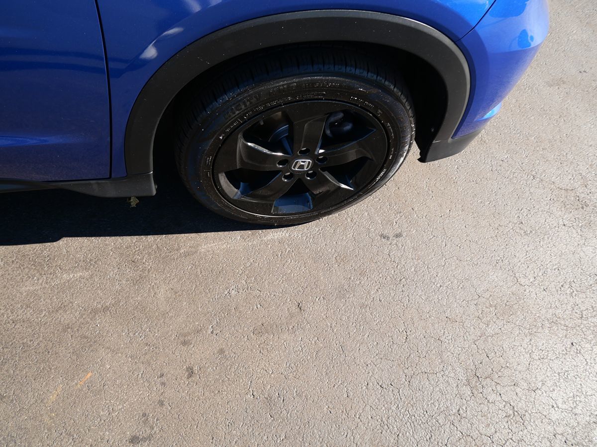 Photo 33 of this Honda HR-V