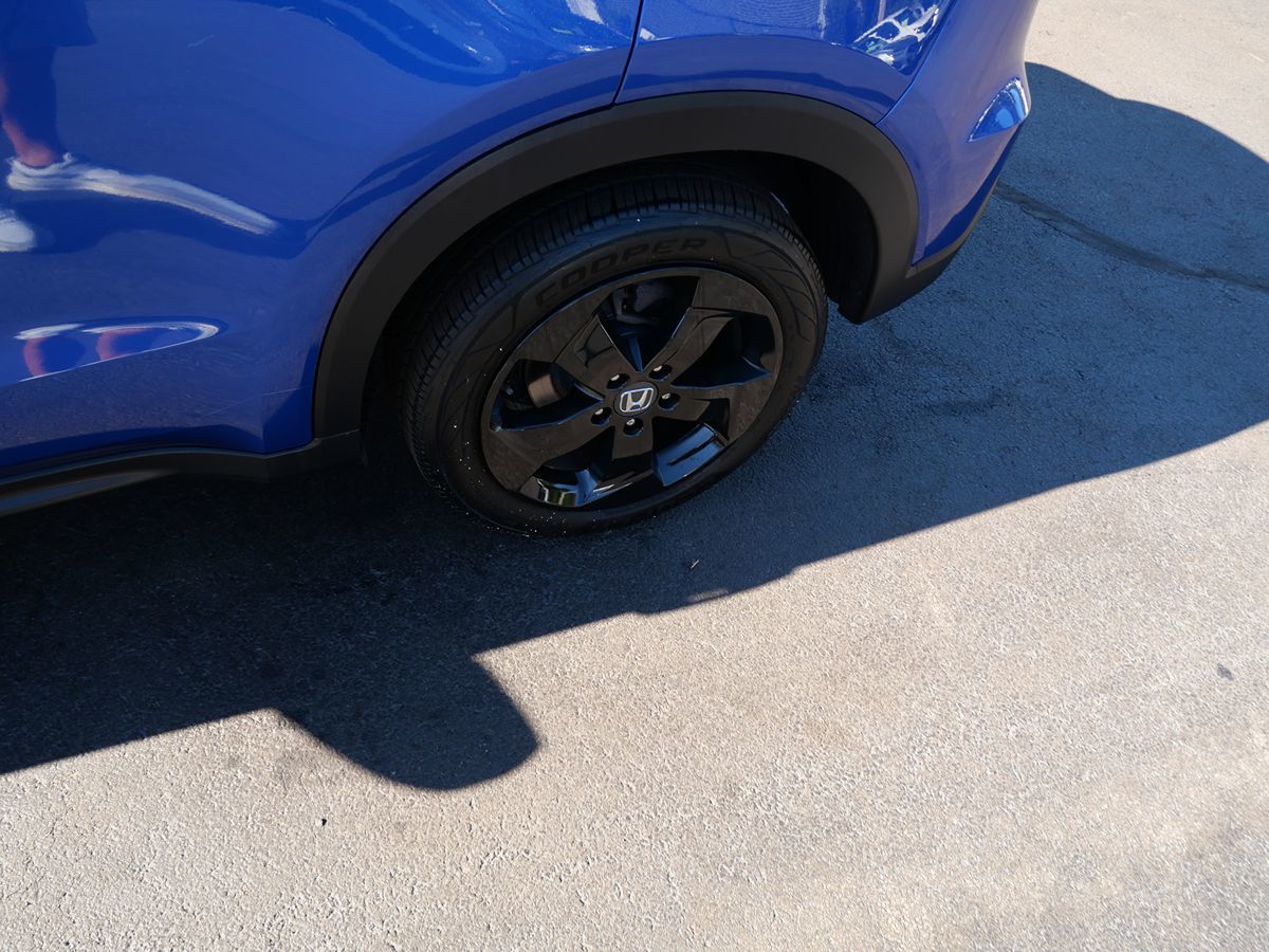 Photo 35 of this Honda HR-V