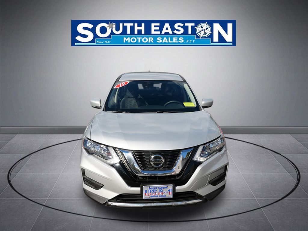 Photo 3 of this Nissan Rogue