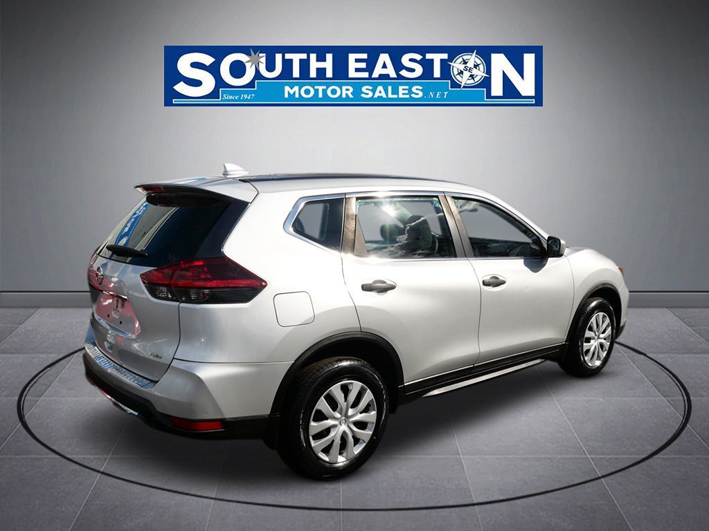 Photo 7 of this Nissan Rogue