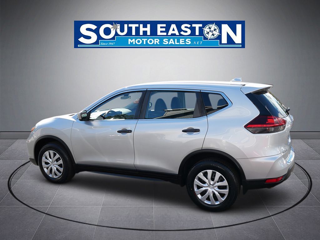 Photo 8 of this Nissan Rogue