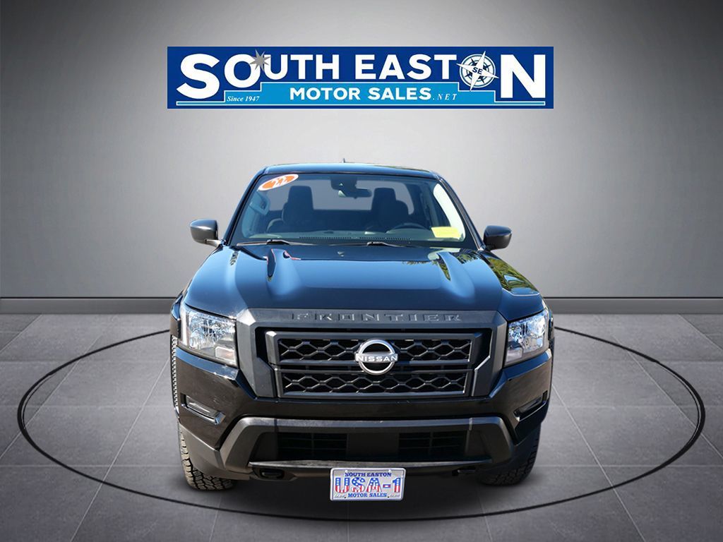 Photo 3 of this Nissan Frontier