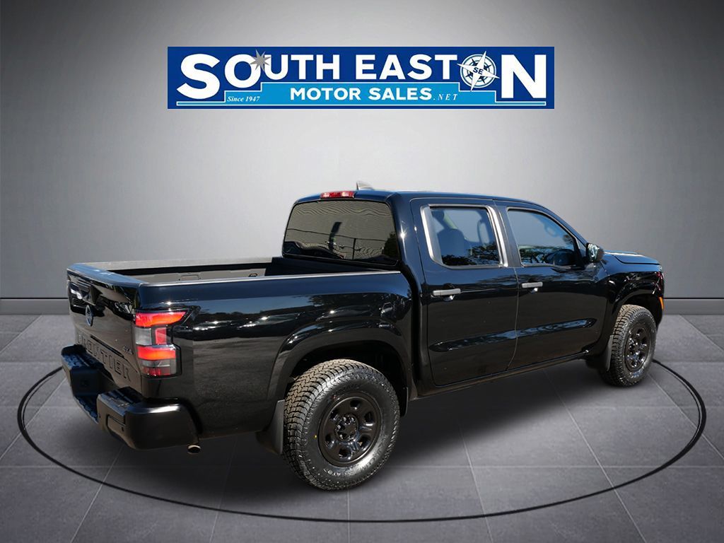 Photo 7 of this Nissan Frontier
