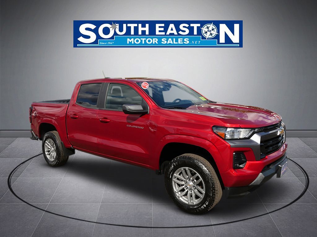 Photo 2 of this Chevrolet Colorado