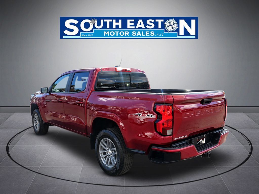 Photo 5 of this Chevrolet Colorado