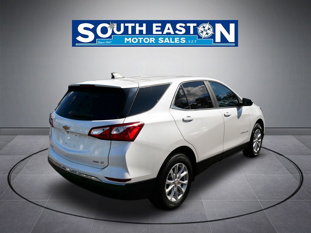 Photo 6 of this Chevrolet Equinox