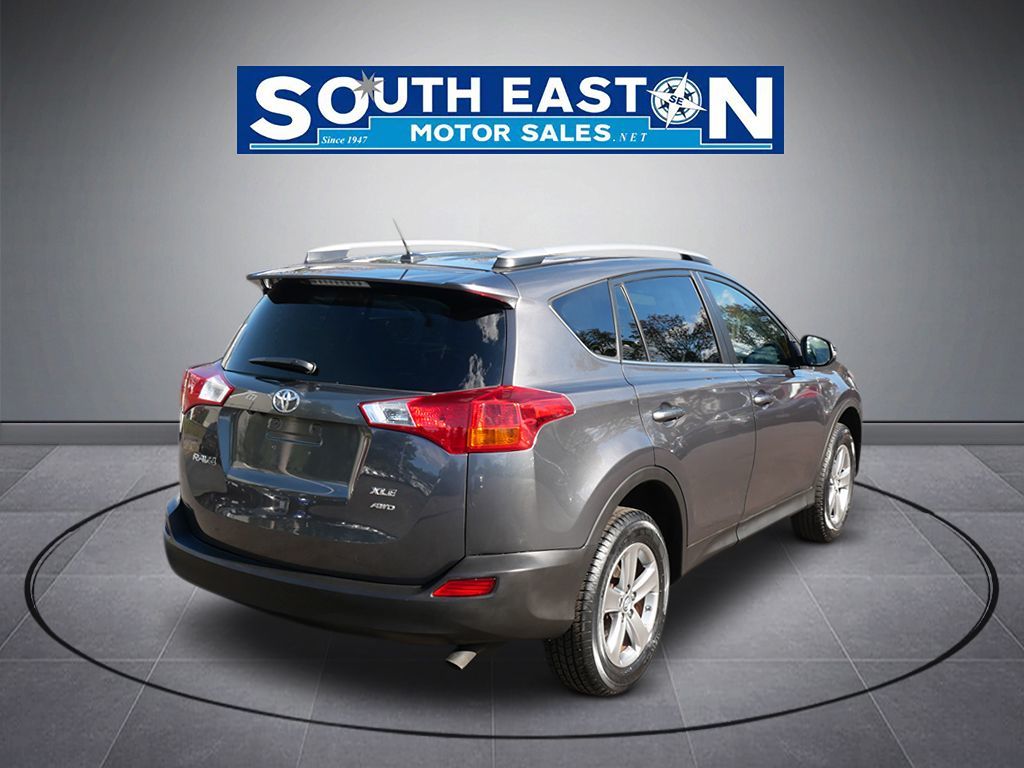 Photo 6 of this Toyota RAV4