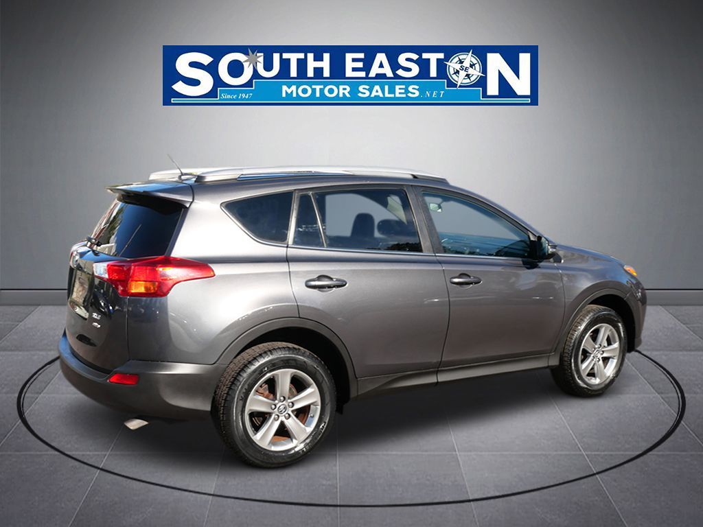 Photo 7 of this Toyota RAV4