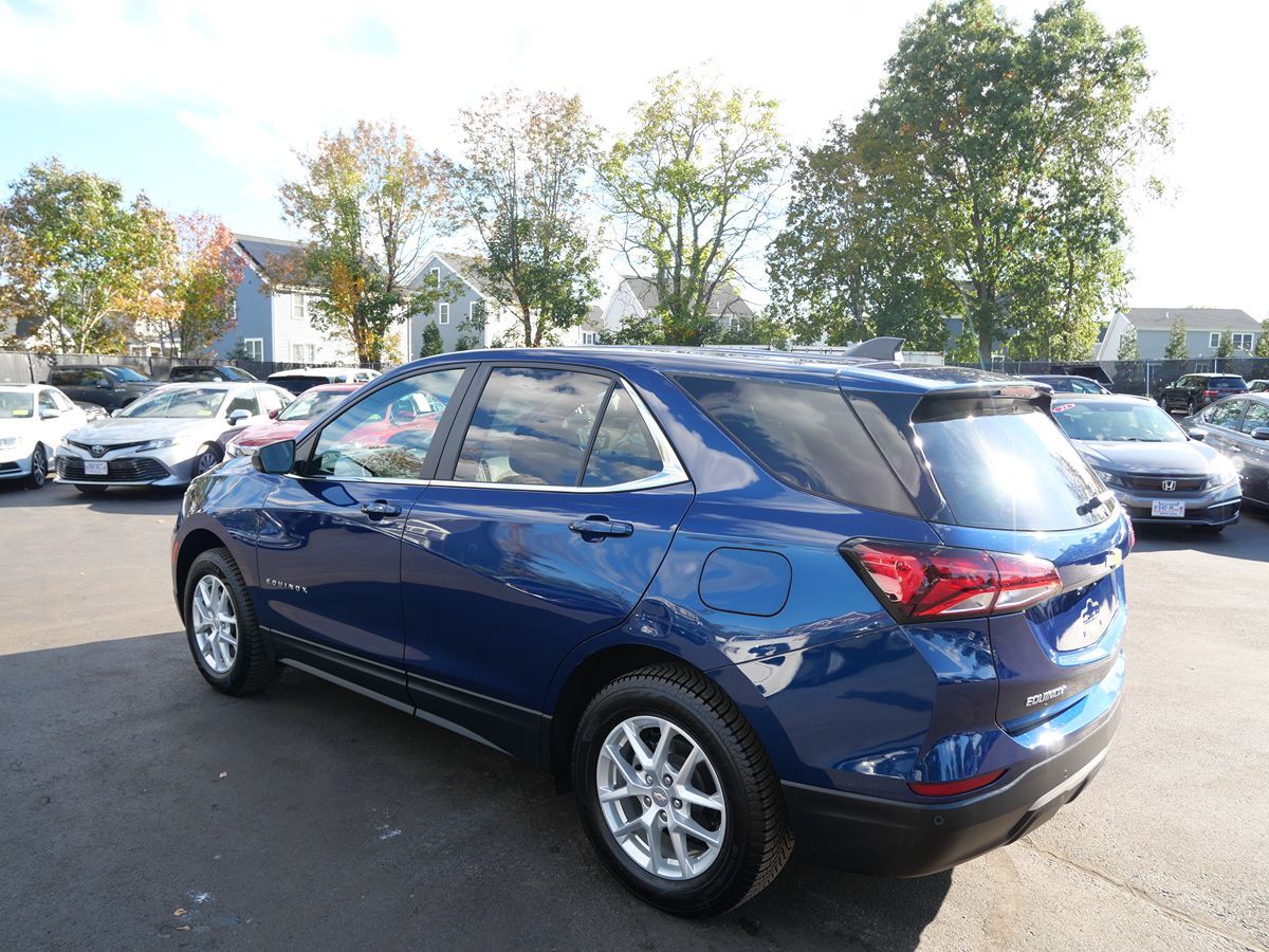 Photo 4 of this Chevrolet Equinox