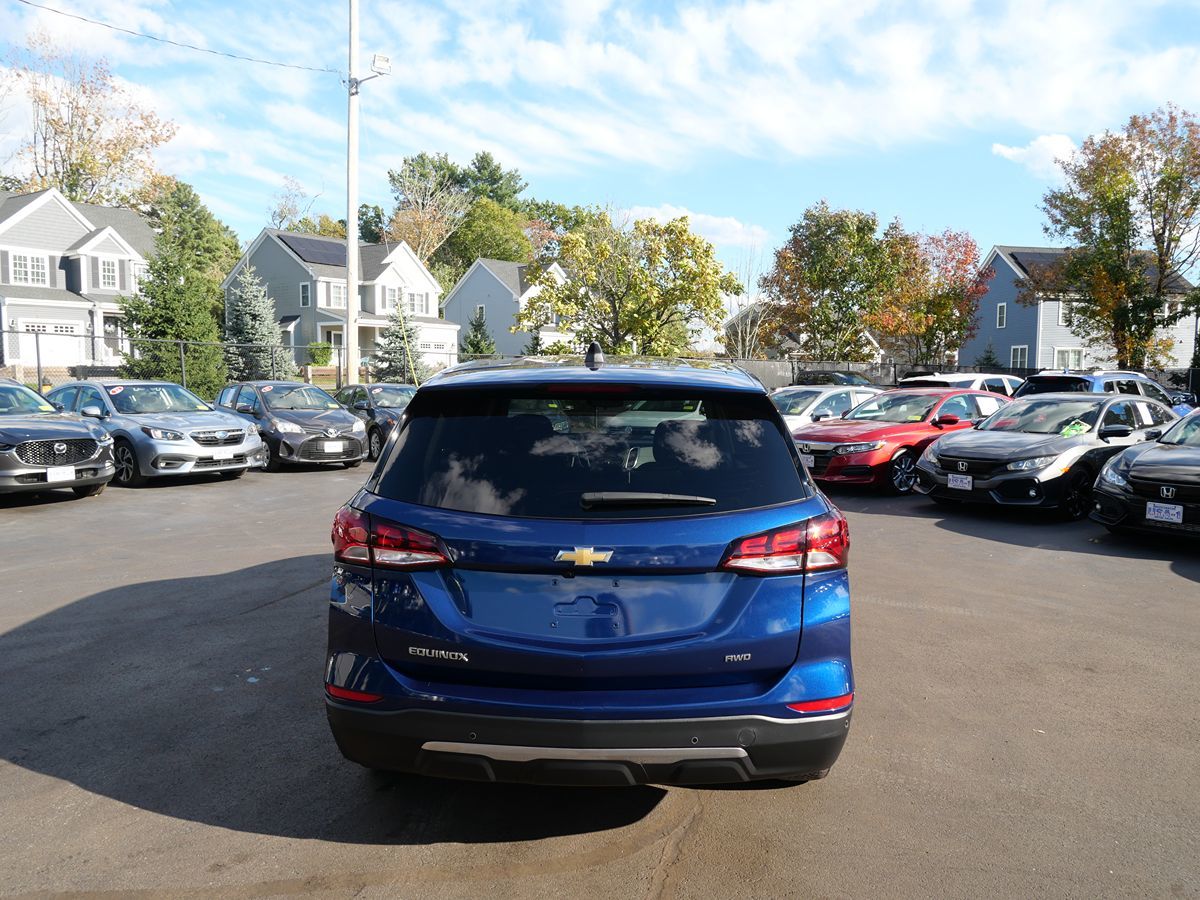 Photo 6 of this Chevrolet Equinox
