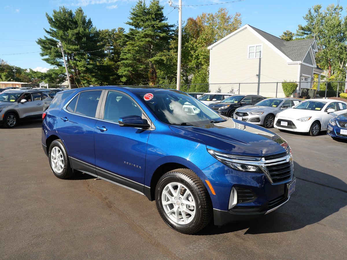 Photo 2 of this Chevrolet Equinox