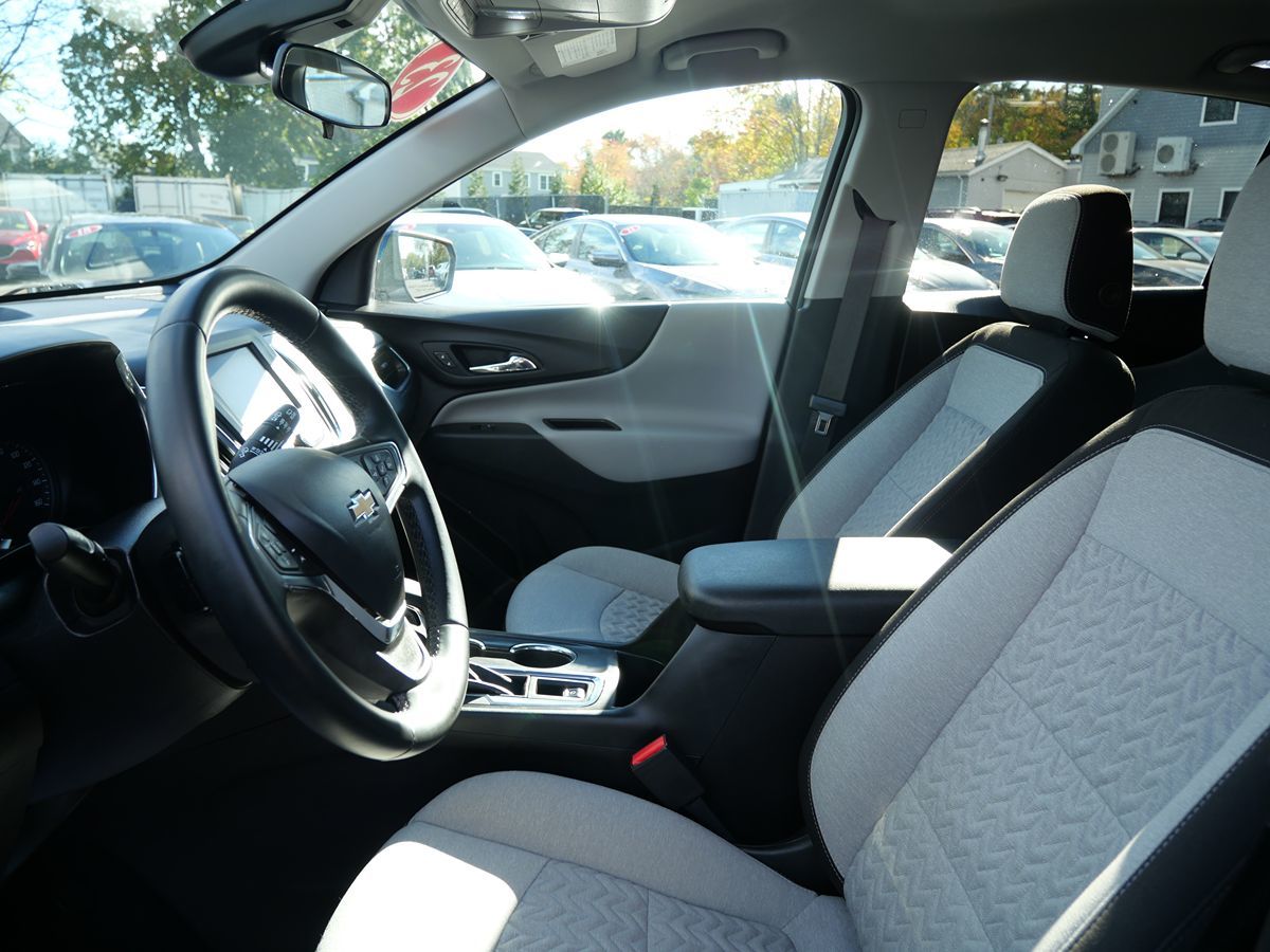 Photo 10 of this Chevrolet Equinox