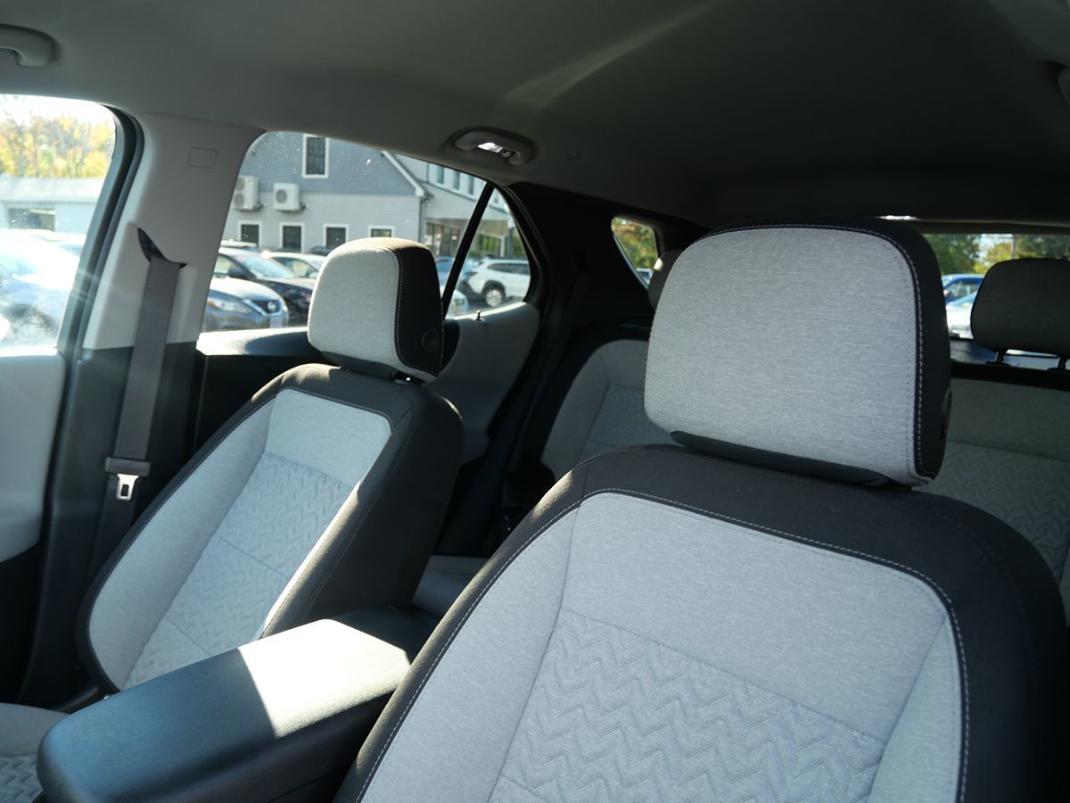 Photo 11 of this Chevrolet Equinox