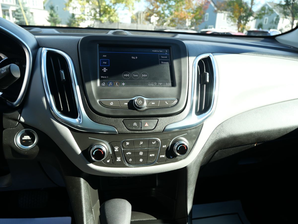Photo 13 of this Chevrolet Equinox