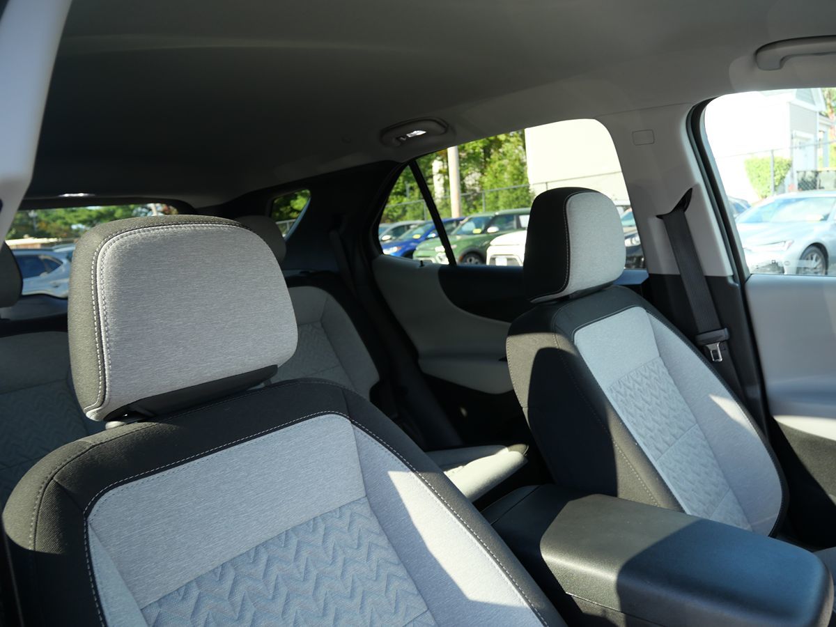 Photo 18 of this Chevrolet Equinox
