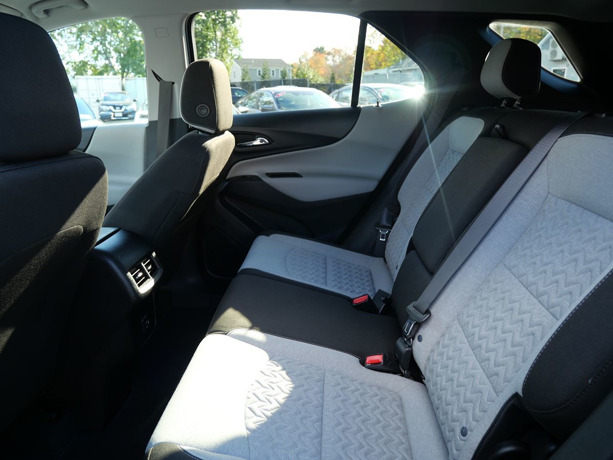 Photo 22 of this Chevrolet Equinox