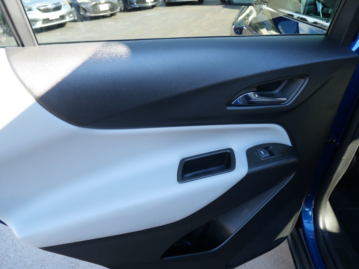 Photo 24 of this Chevrolet Equinox