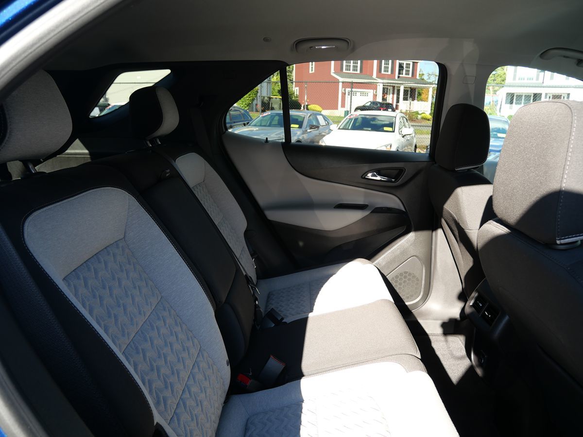 Photo 27 of this Chevrolet Equinox