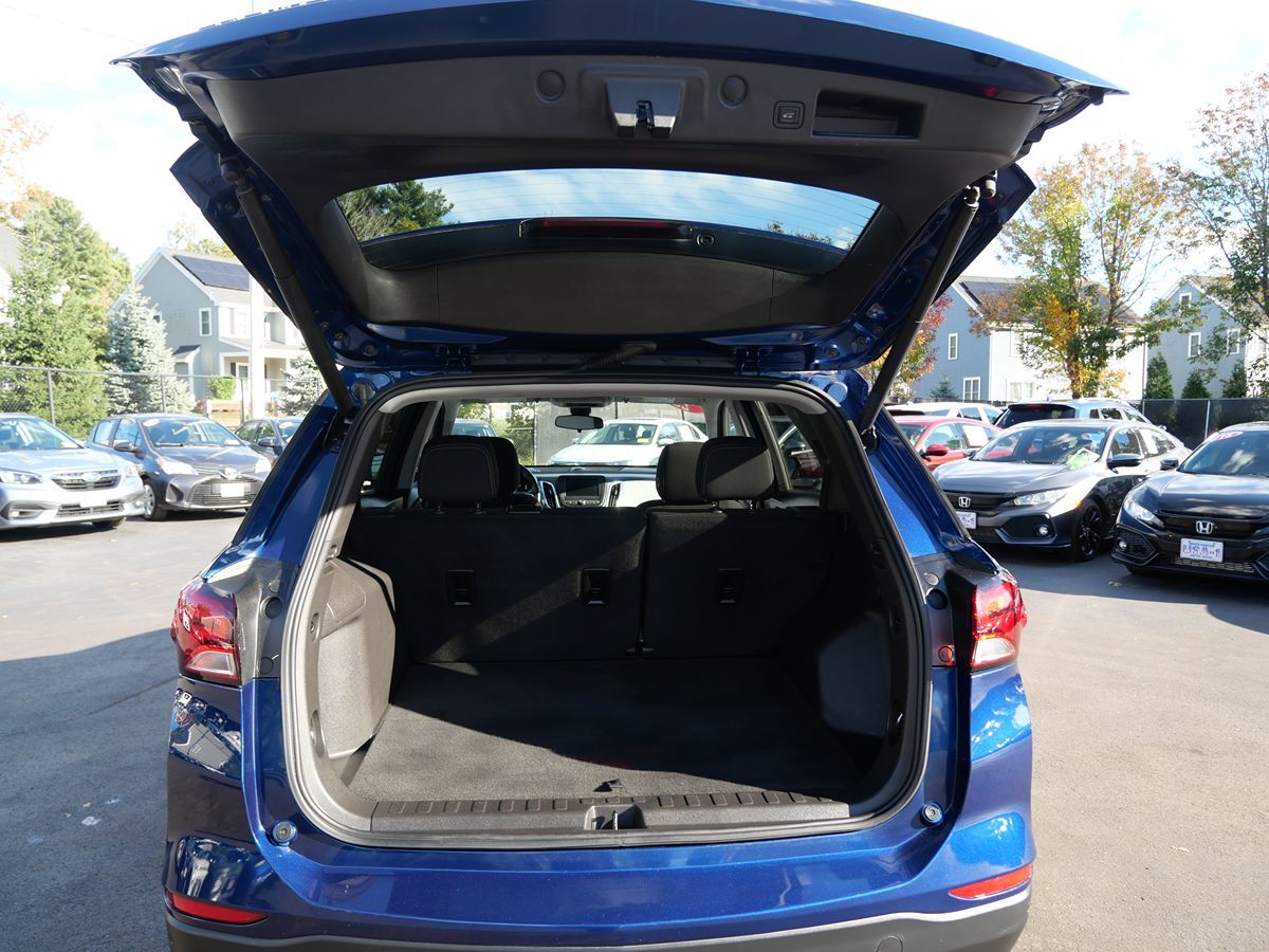 Photo 31 of this Chevrolet Equinox