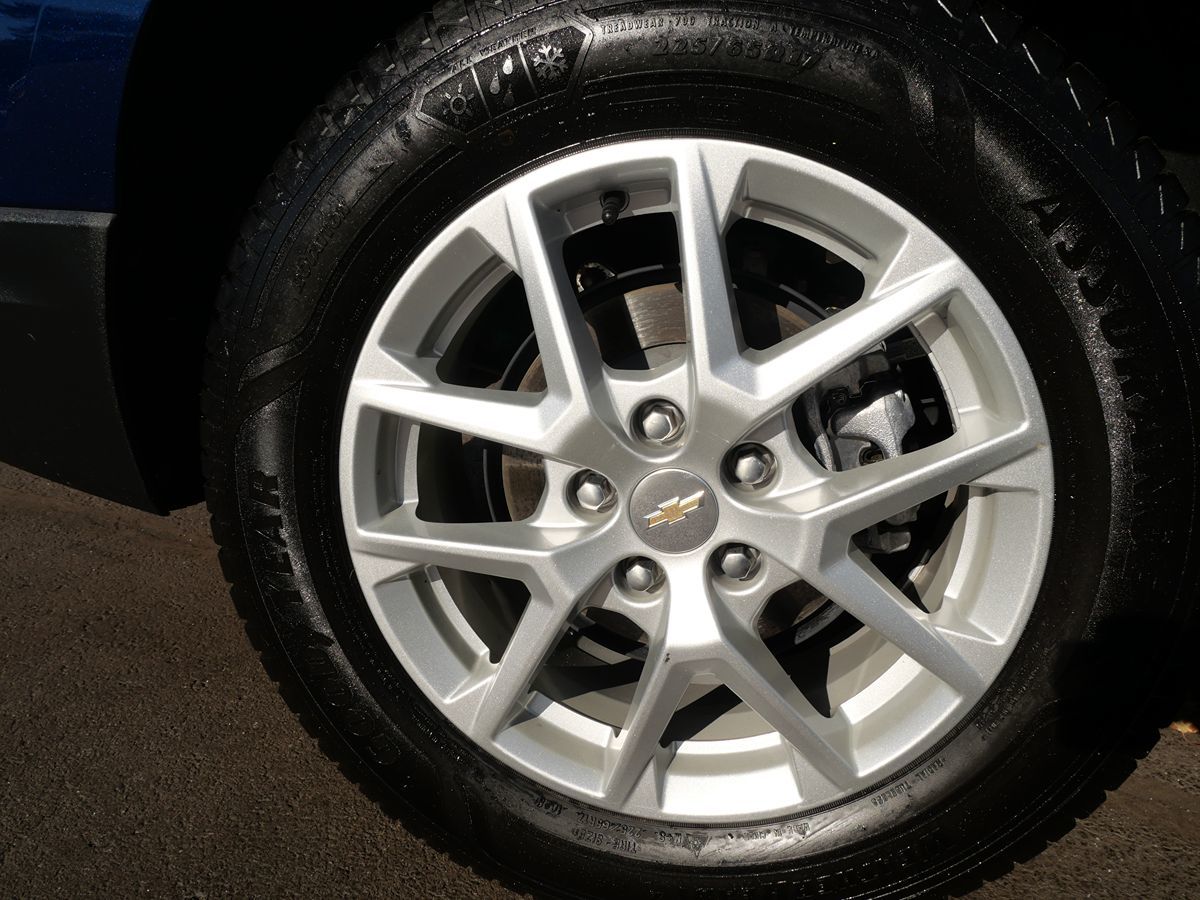 Photo 35 of this Chevrolet Equinox