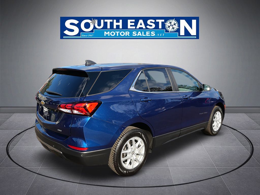 Photo 6 of this Chevrolet Equinox